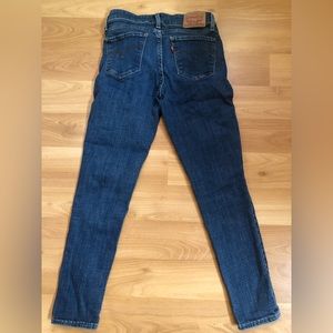 Levis 711 Skinny Jeans